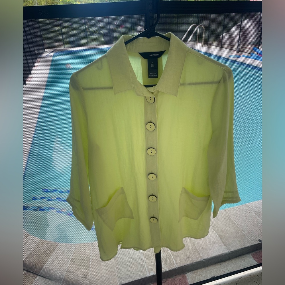 Ali Miles Lime Green Button Down Top Women Size Small